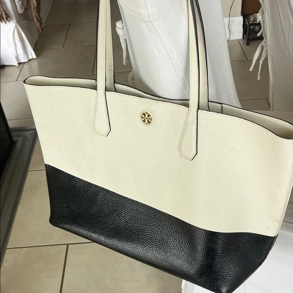Tory Burch Black and White Tote Bag - Picture 2 of 14
